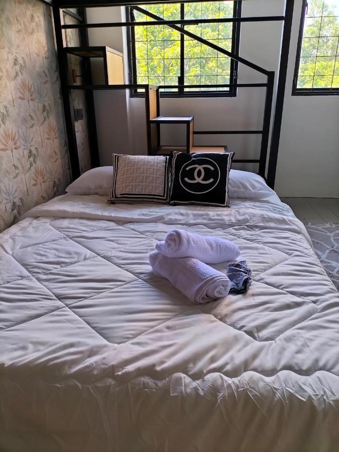 Le Melur Hotell George Town Exteriör bild